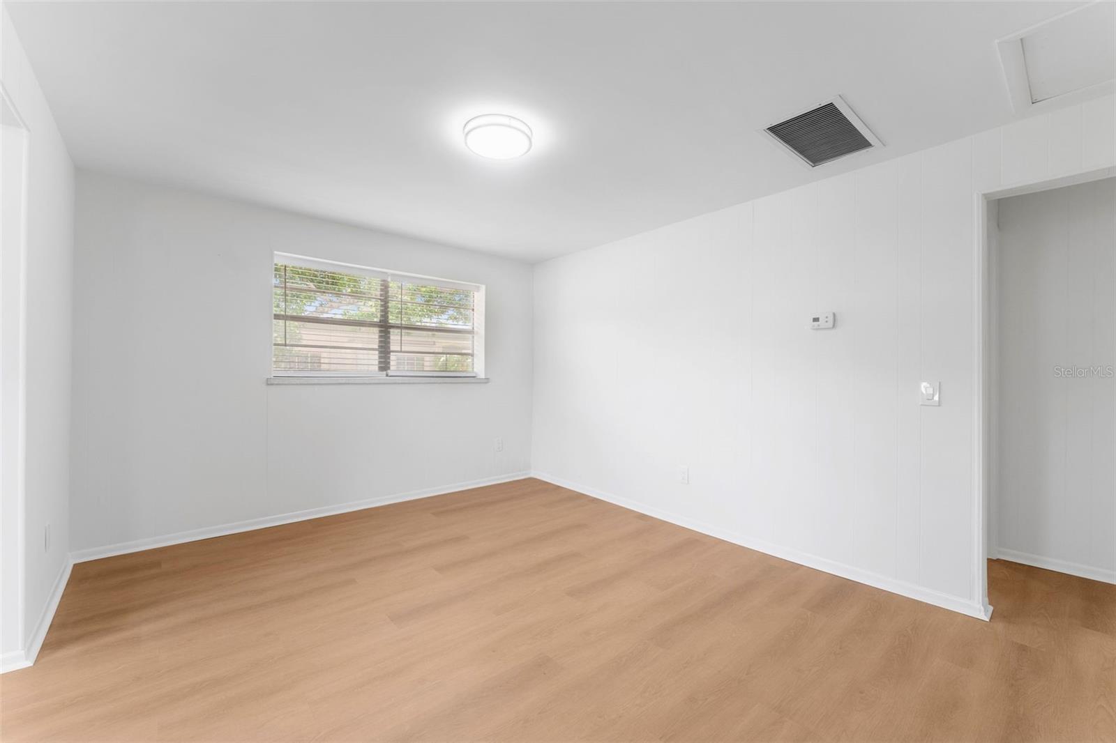 Image 6 of 30 For 125 8th Avenue Ne B
