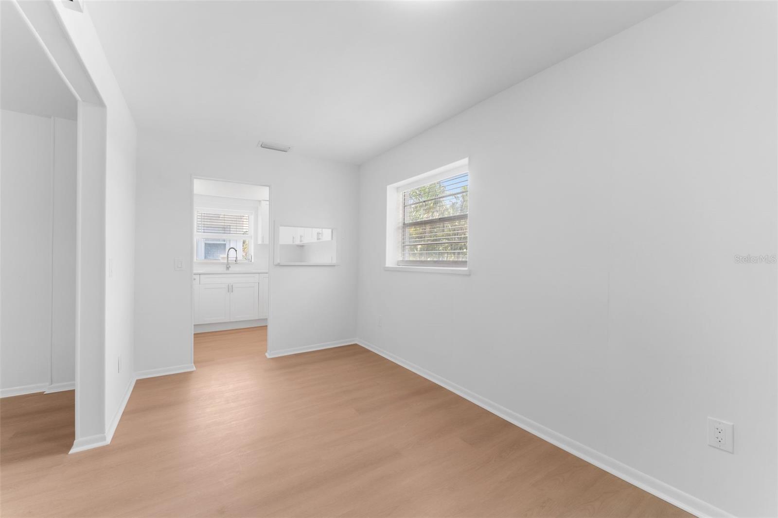 Image 7 of 30 For 125 8th Avenue Ne B