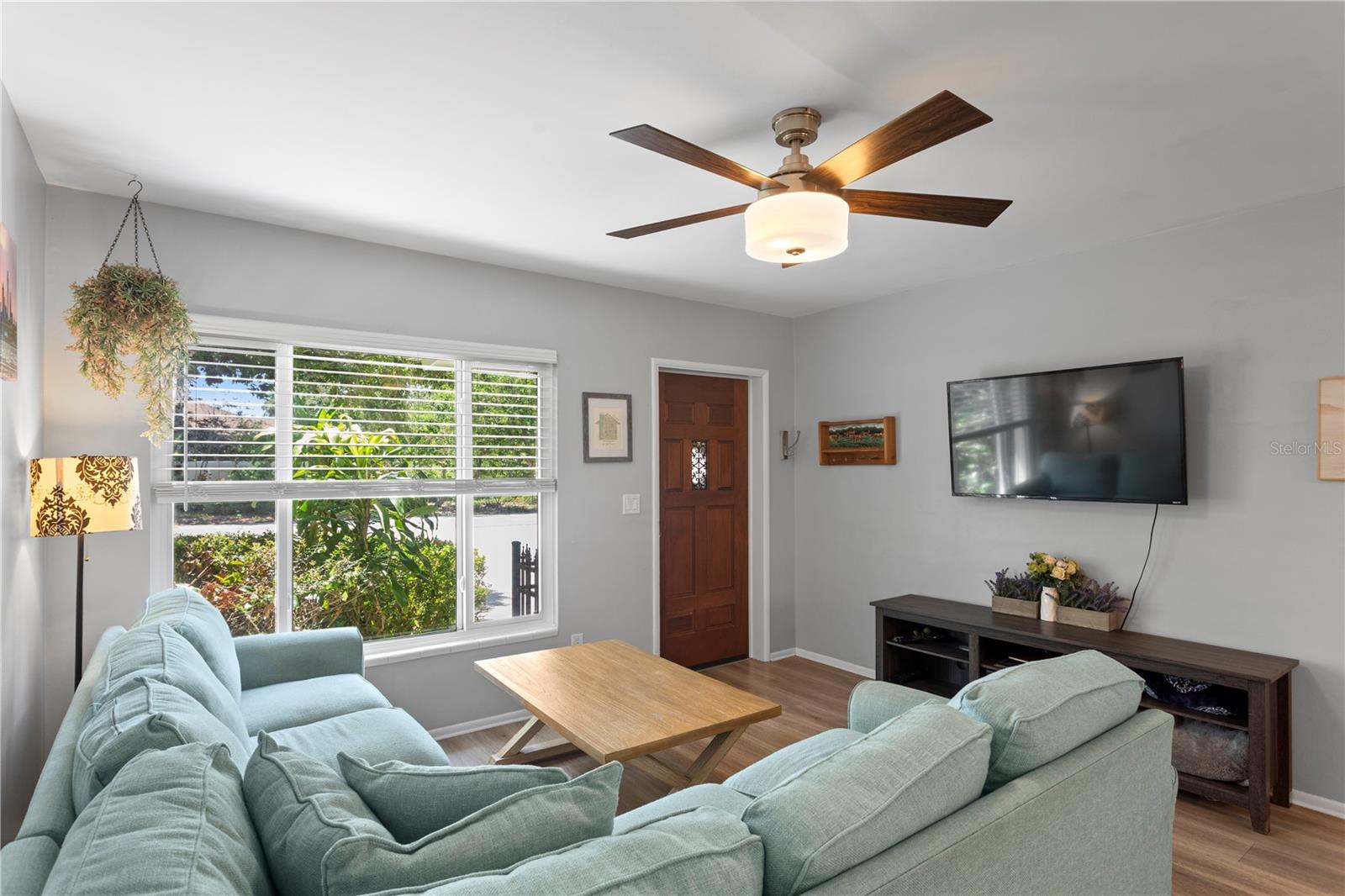 Image 4 of 31 For 2136 Cunningham Drive