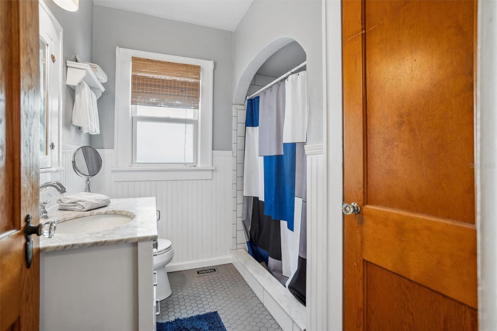 Image 21 of 56 For 2723 8th Avenue N