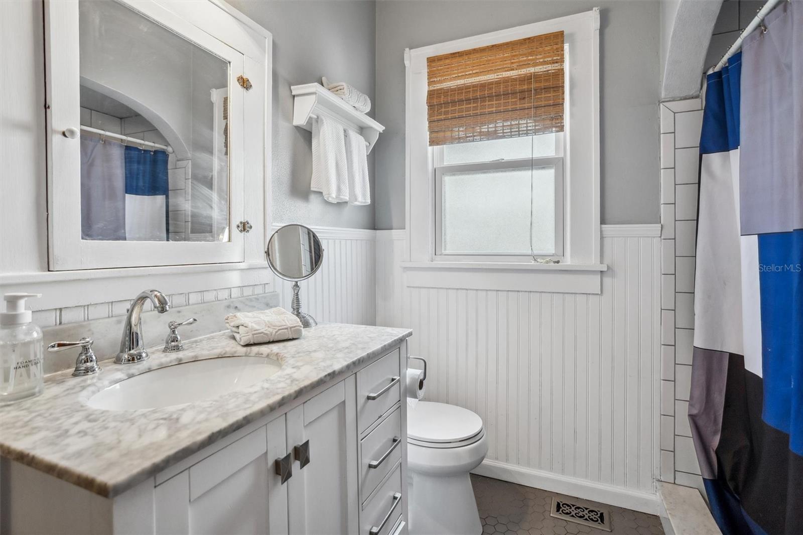 Image 22 of 56 For 2723 8th Avenue N