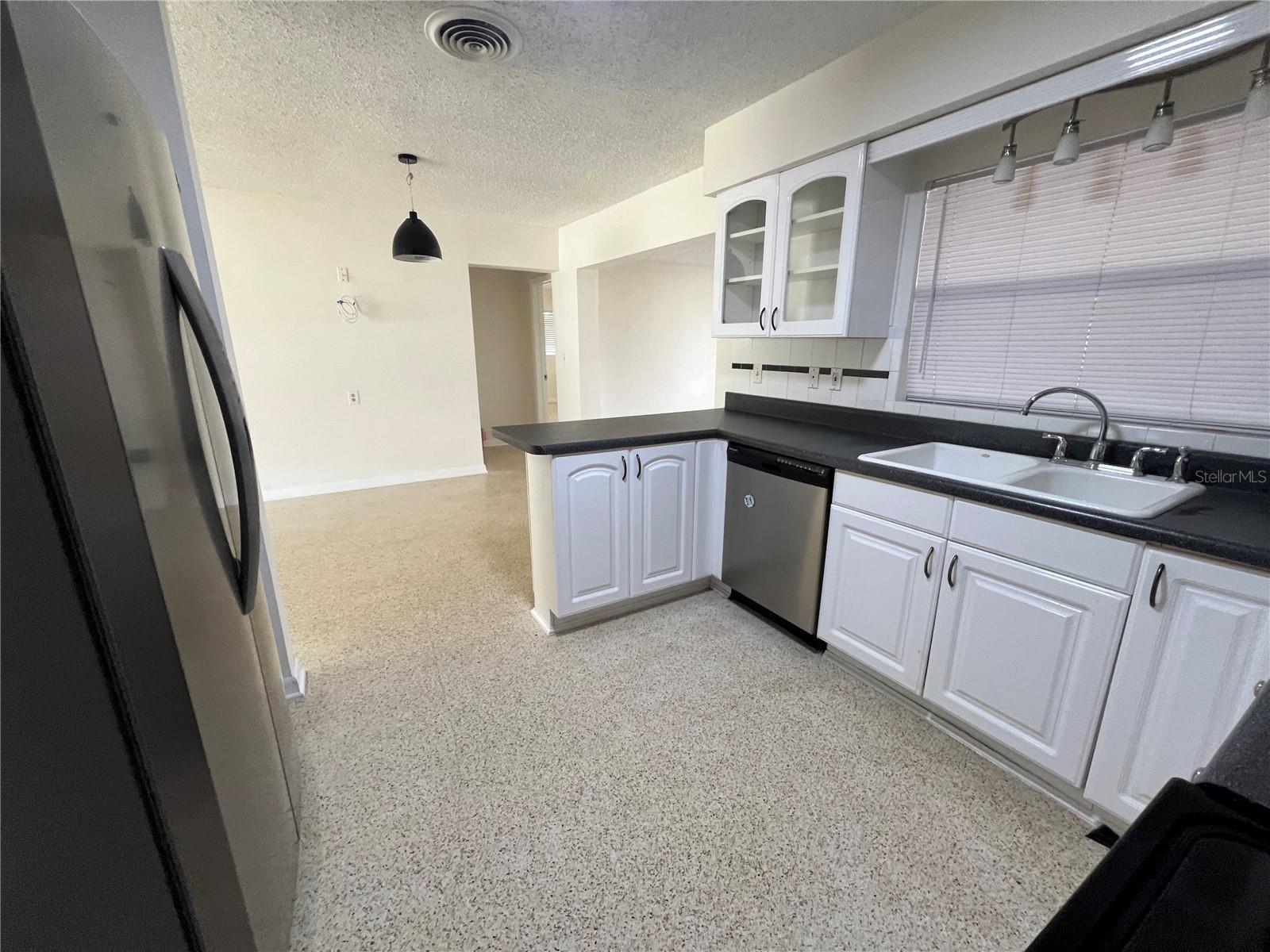 Image 5 of 16 For 1611 Sierra Circle