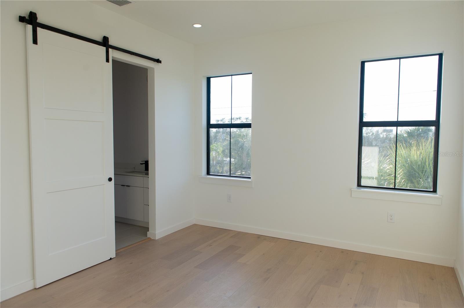 Image 11 of 23 For 1218 Kay Street 24