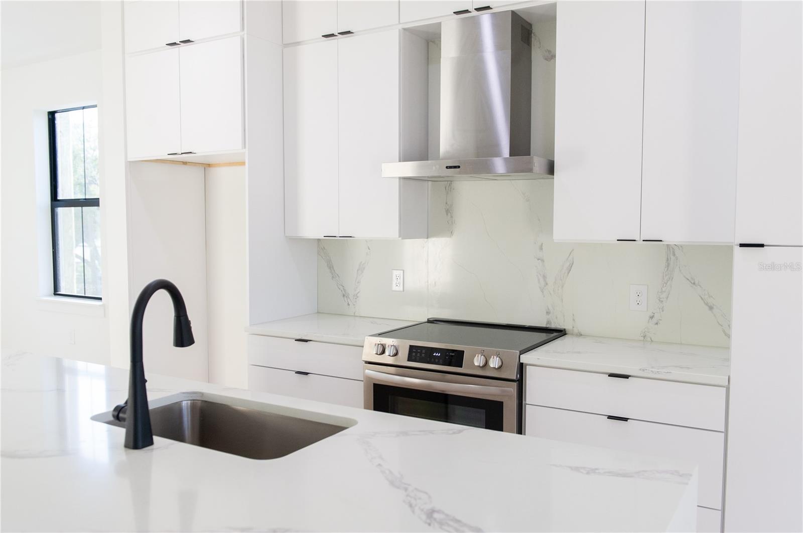 Image 3 of 23 For 1218 Kay Street 24