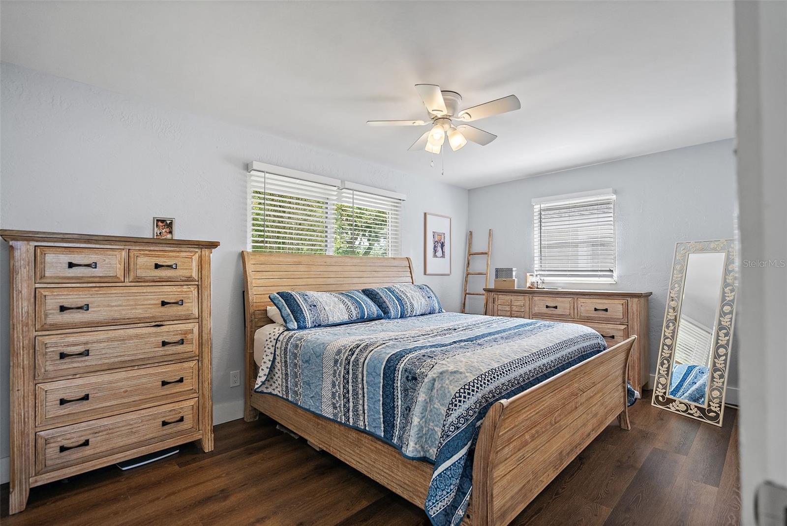 Image 11 of 25 For 11720 80th Avenue
