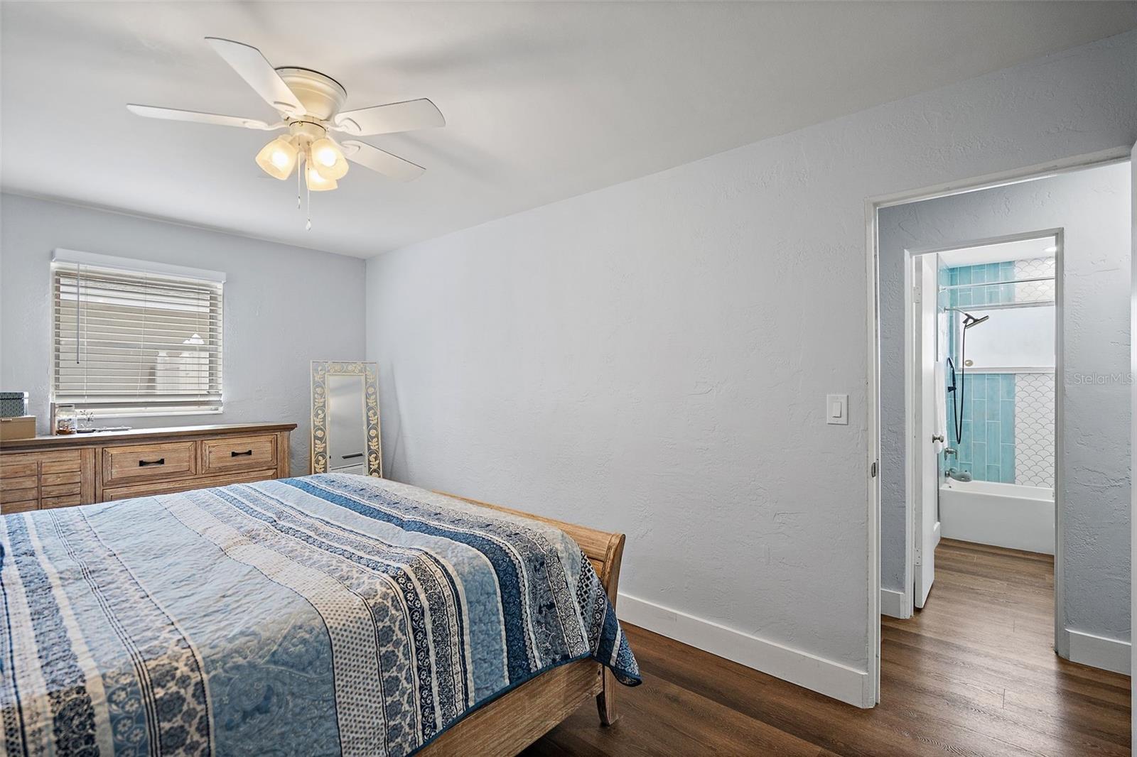 Image 12 of 25 For 11720 80th Avenue