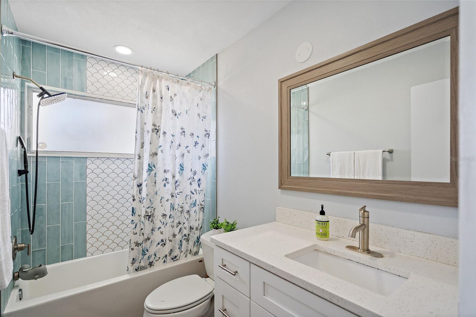 Image 13 of 25 For 11720 80th Avenue