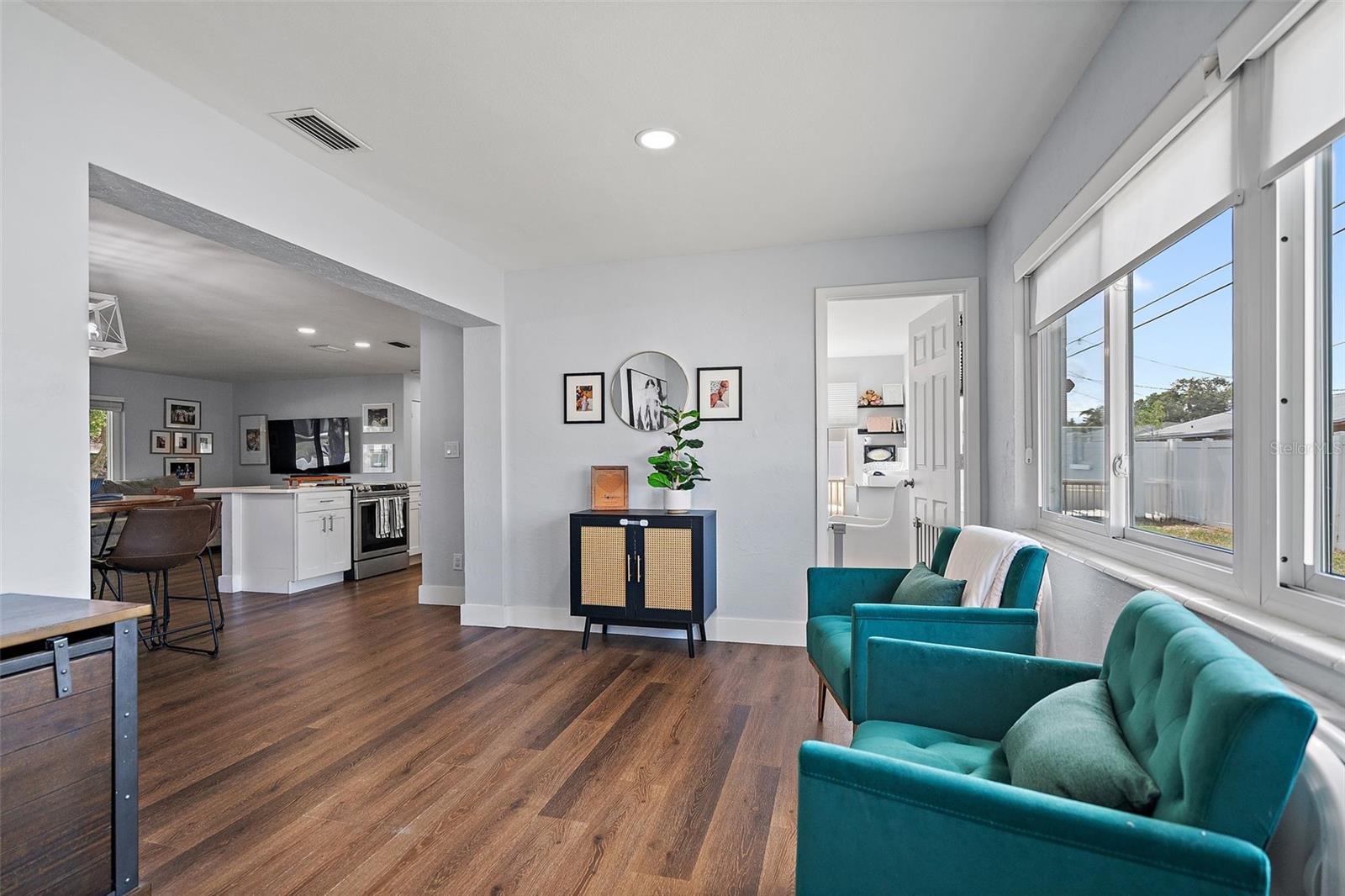 Image 18 of 25 For 11720 80th Avenue