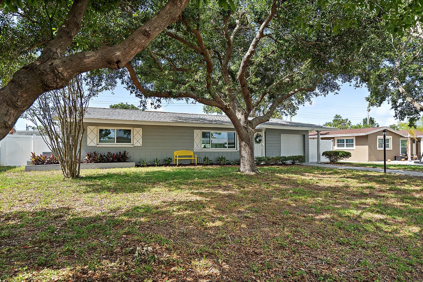 Image 2 of 25 For 11720 80th Avenue