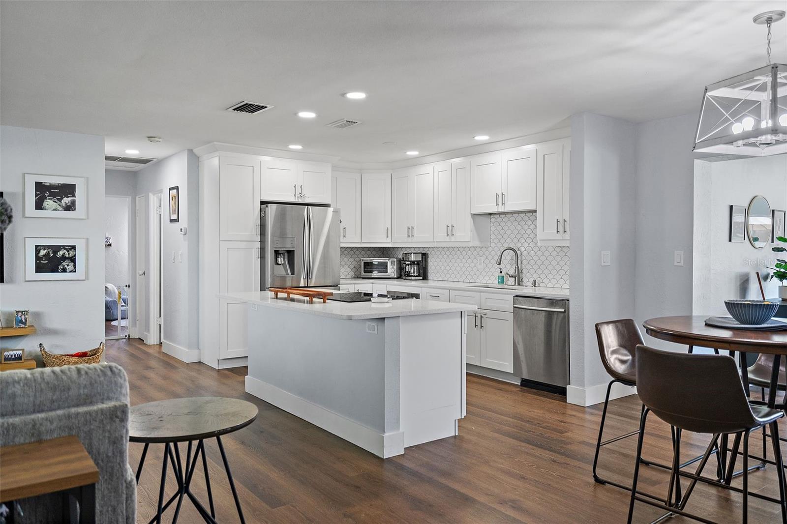 Image 3 of 25 For 11720 80th Avenue