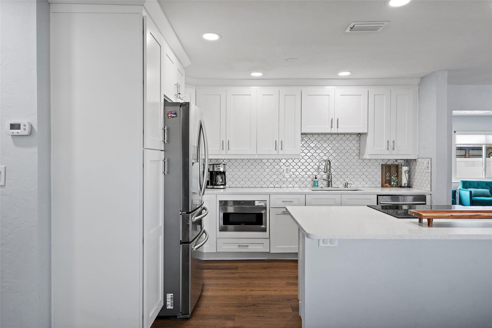 Image 4 of 25 For 11720 80th Avenue