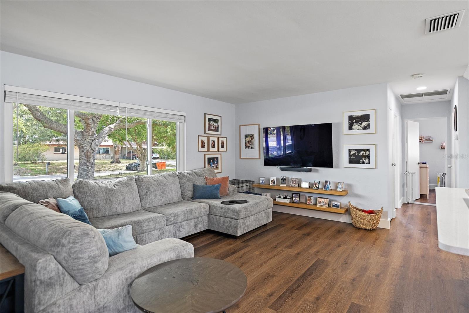 Image 8 of 25 For 11720 80th Avenue