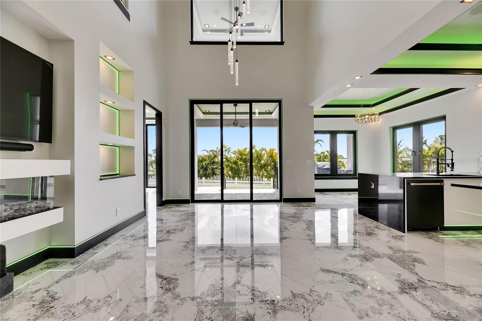 Image 13 of 93 For 6526 Simone Shores Circle