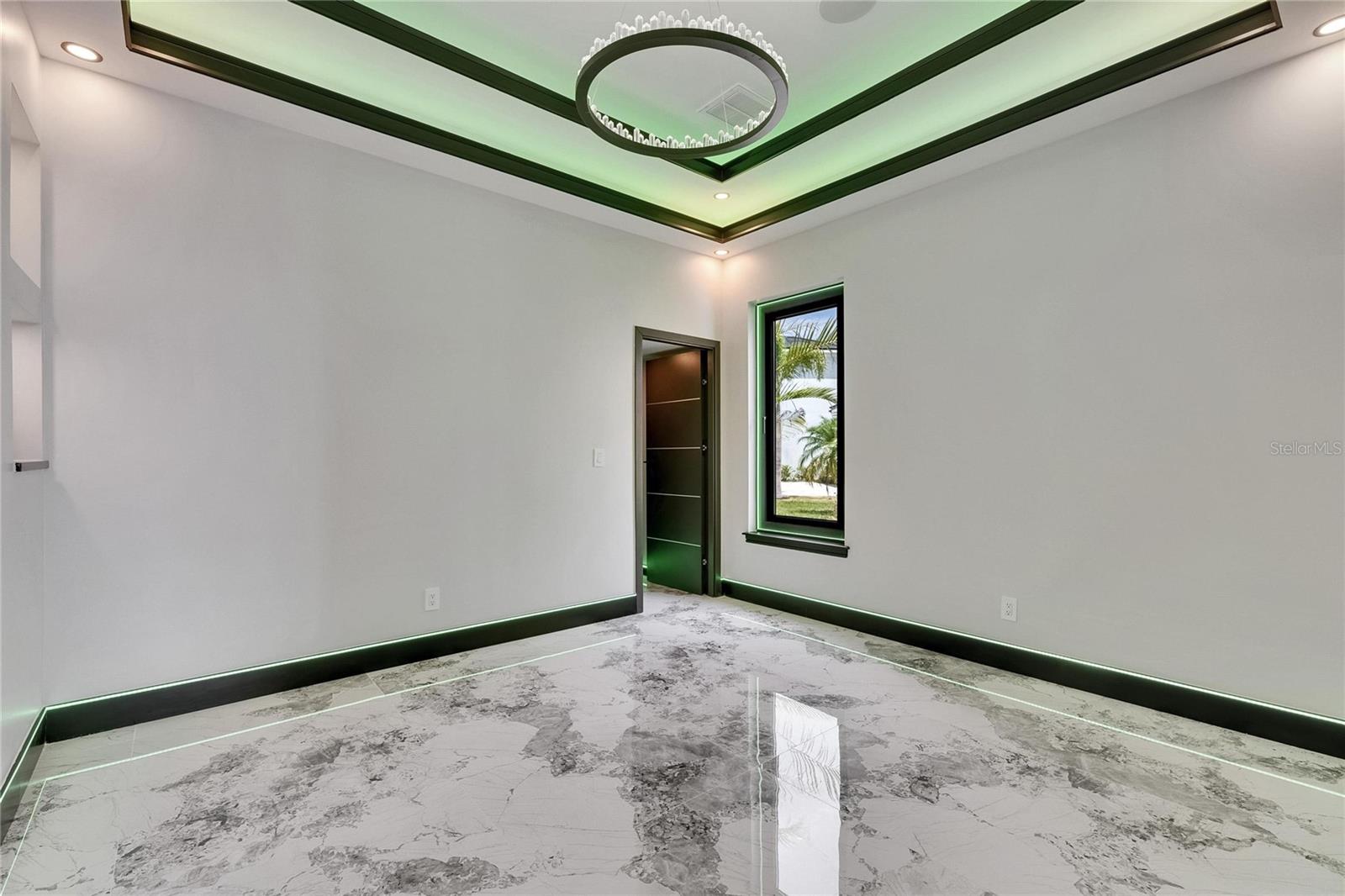 Image 33 of 93 For 6526 Simone Shores Circle