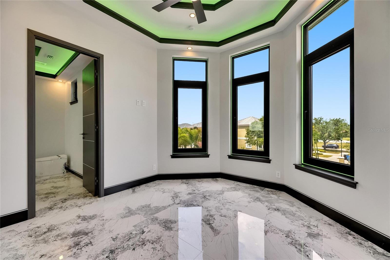 Image 39 of 93 For 6526 Simone Shores Circle