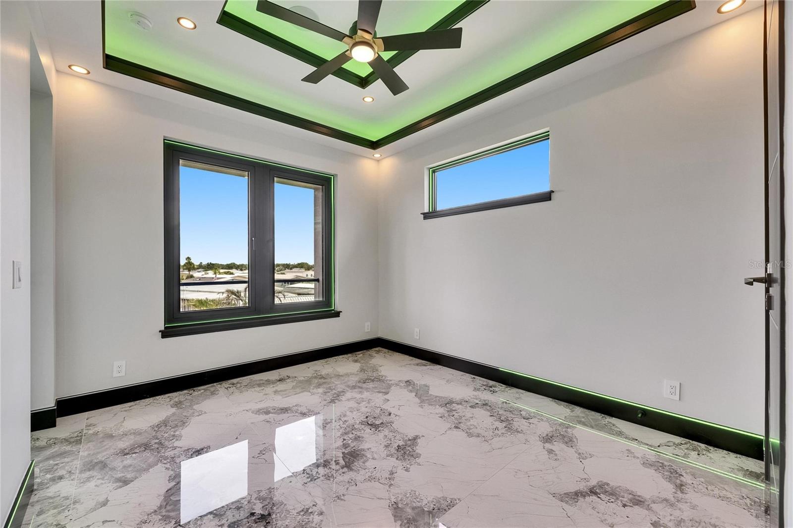 Image 52 of 93 For 6526 Simone Shores Circle