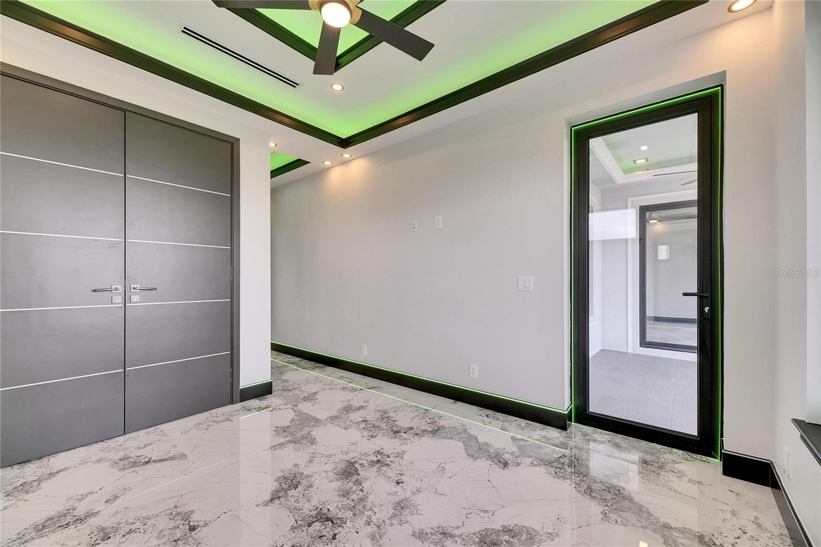 Image 54 of 93 For 6526 Simone Shores Circle