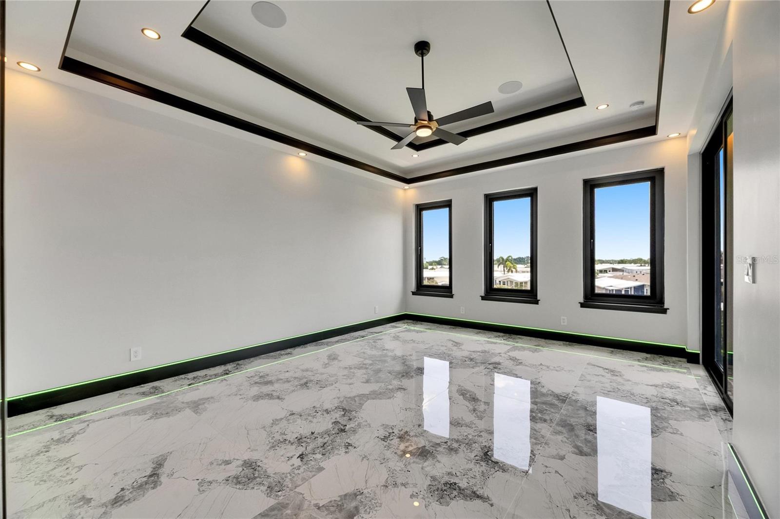Image 55 of 93 For 6526 Simone Shores Circle
