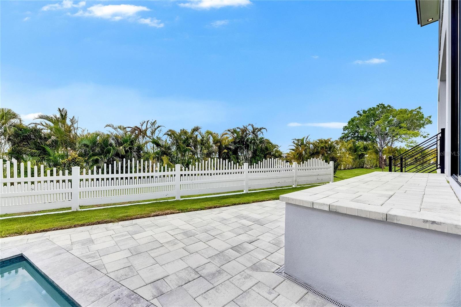 Image 79 of 93 For 6526 Simone Shores Circle