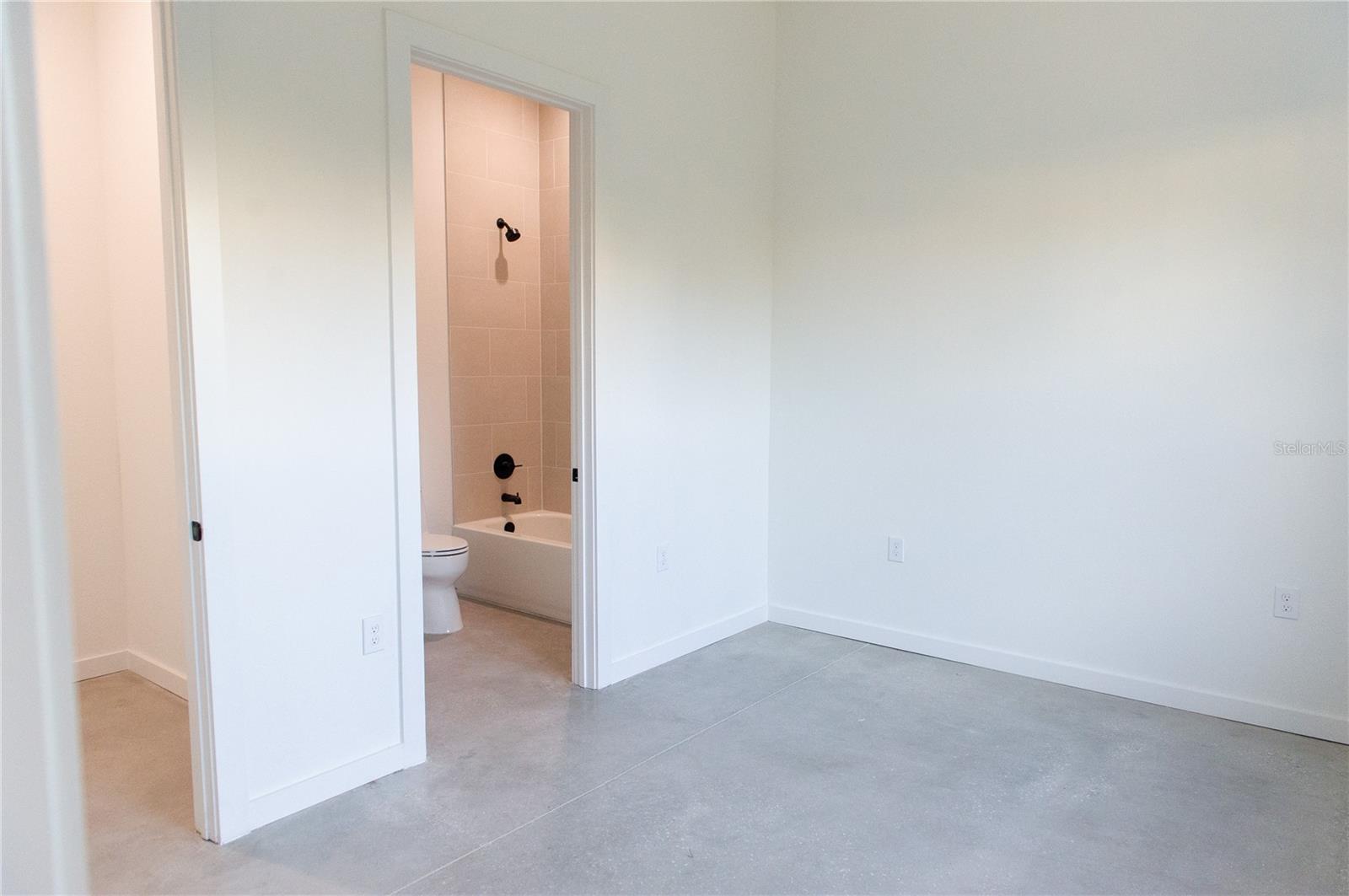 Image 18 of 23 For 1218 Kay Street 21