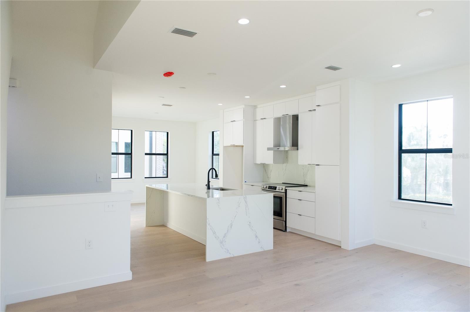 Image 4 of 23 For 1218 Kay Street 21
