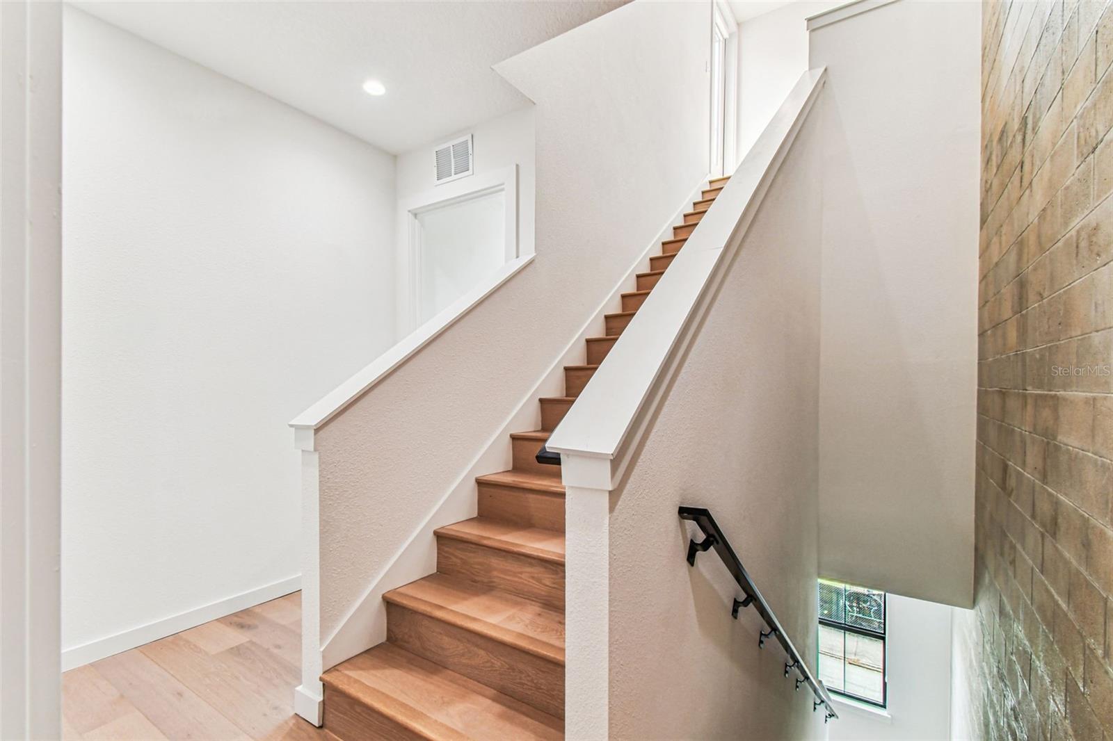 Image 45 of 88 For 1218 Kay Street 21