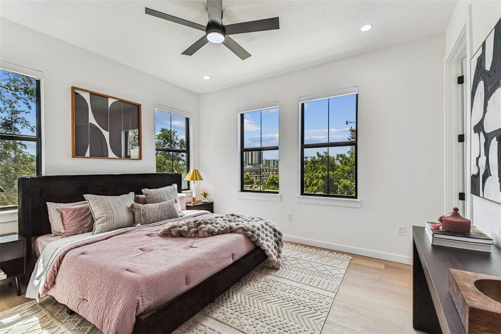 Image 47 of 88 For 1218 Kay Street 21