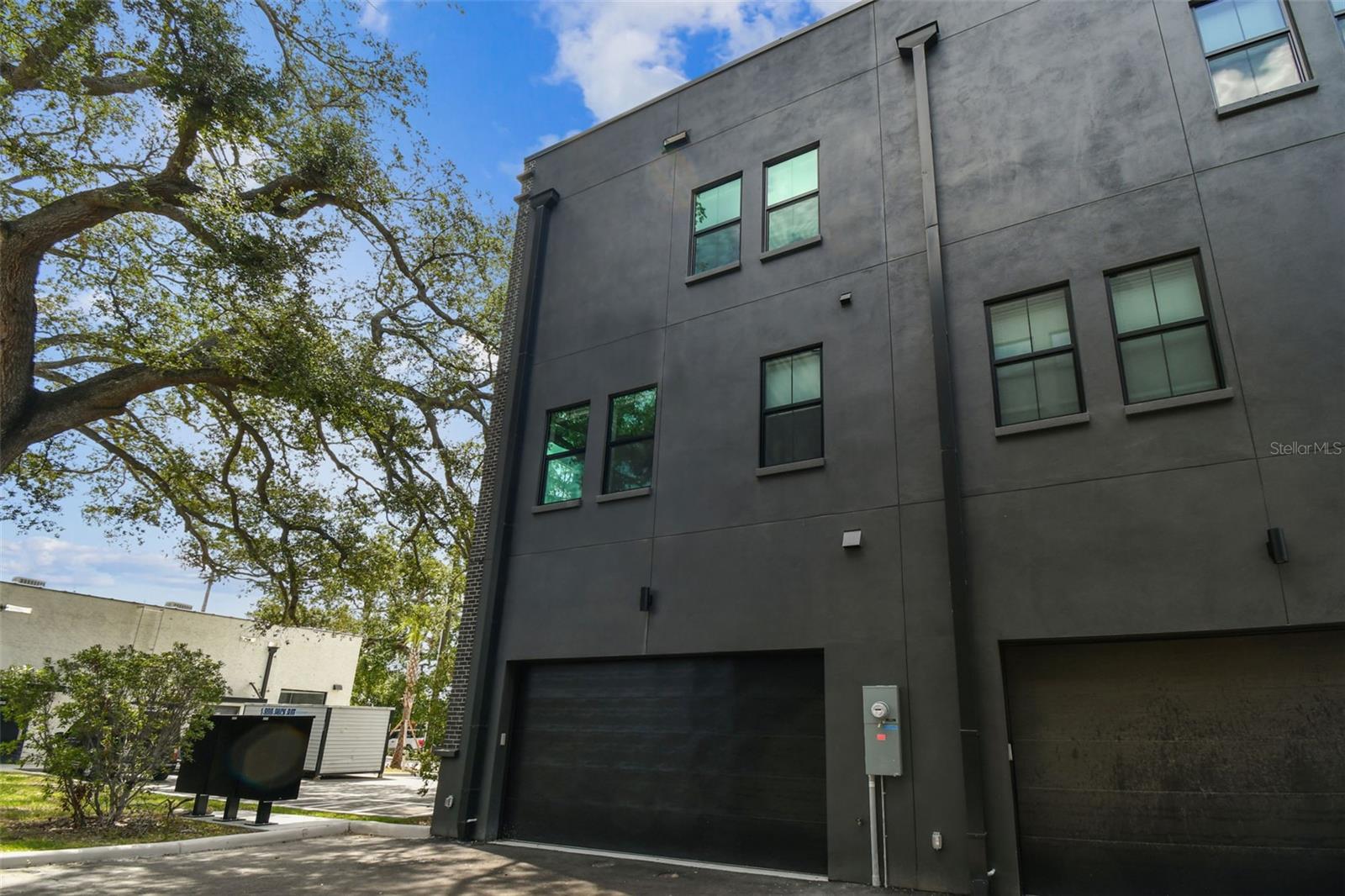 Image 87 of 88 For 1218 Kay Street 21