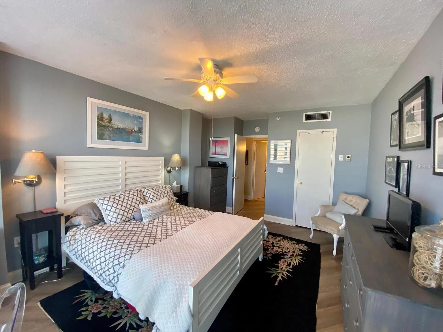 Image 12 of 26 For 470 3rd Street S 707