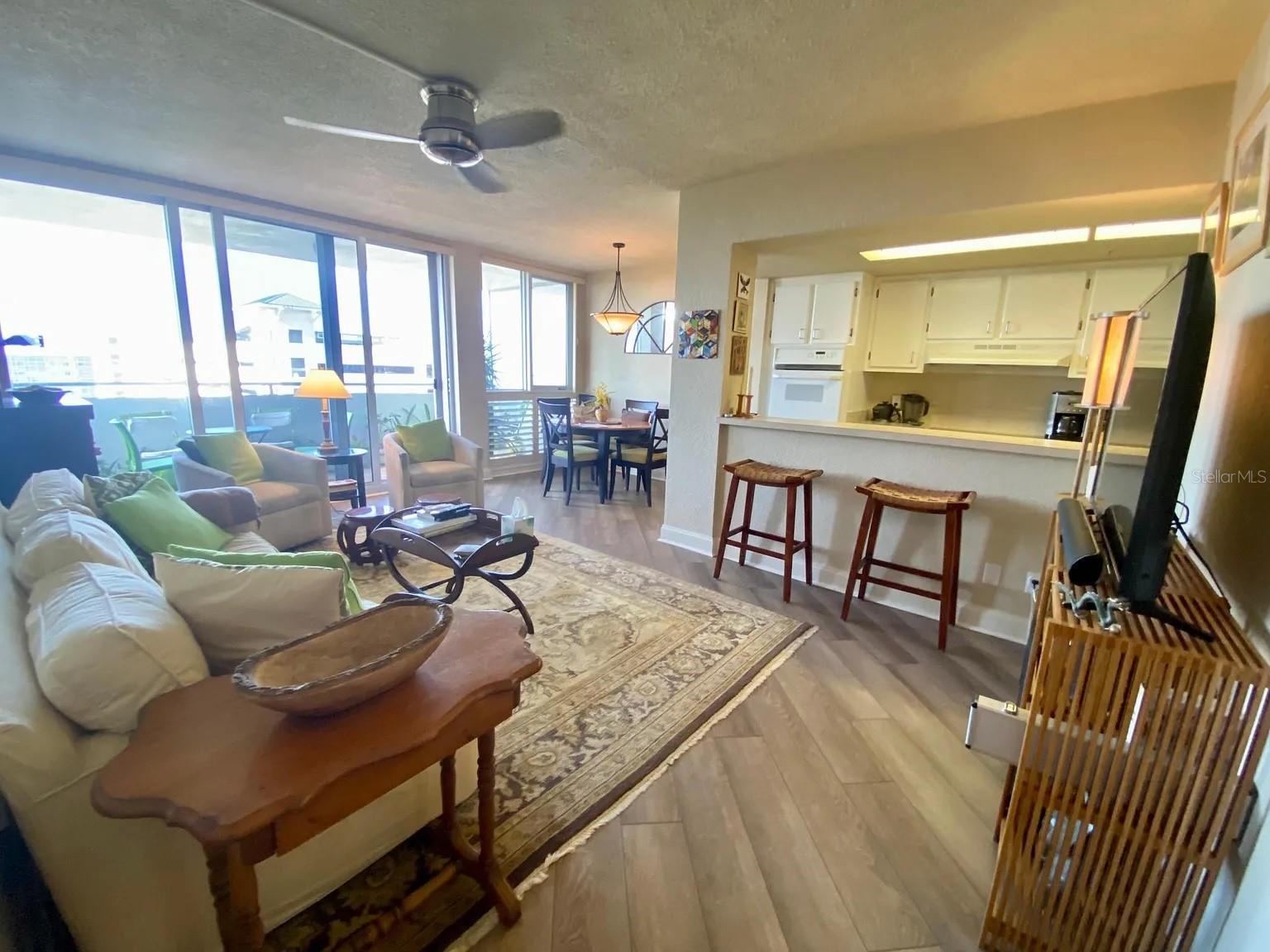 Image 4 of 26 For 470 3rd Street S 707
