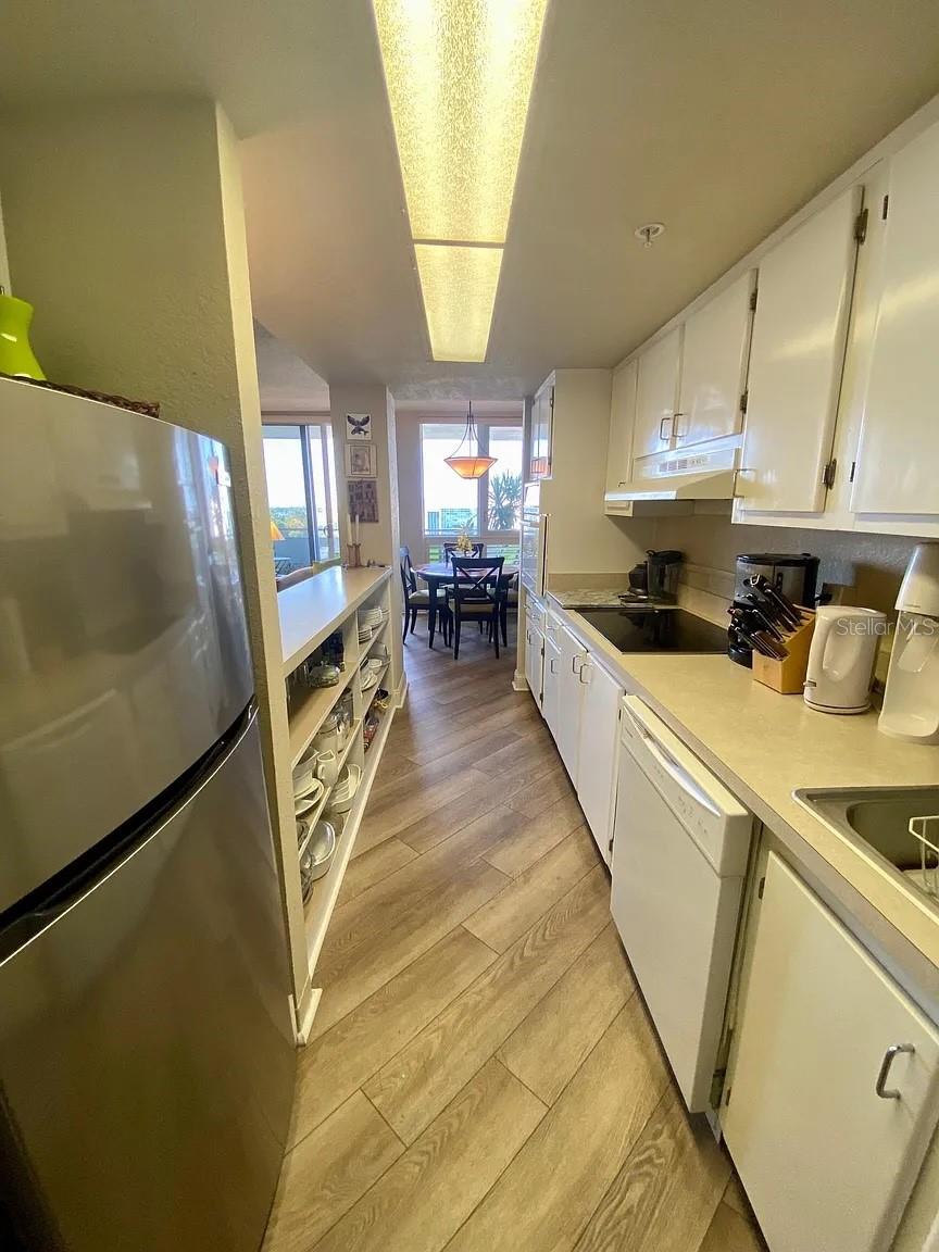 Image 9 of 26 For 470 3rd Street S 707