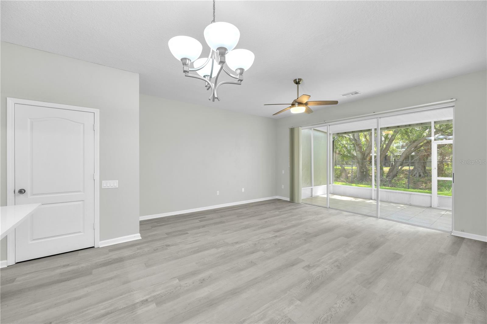 Listing photo id 12 for 4910 Chatham Gate Drive Dr