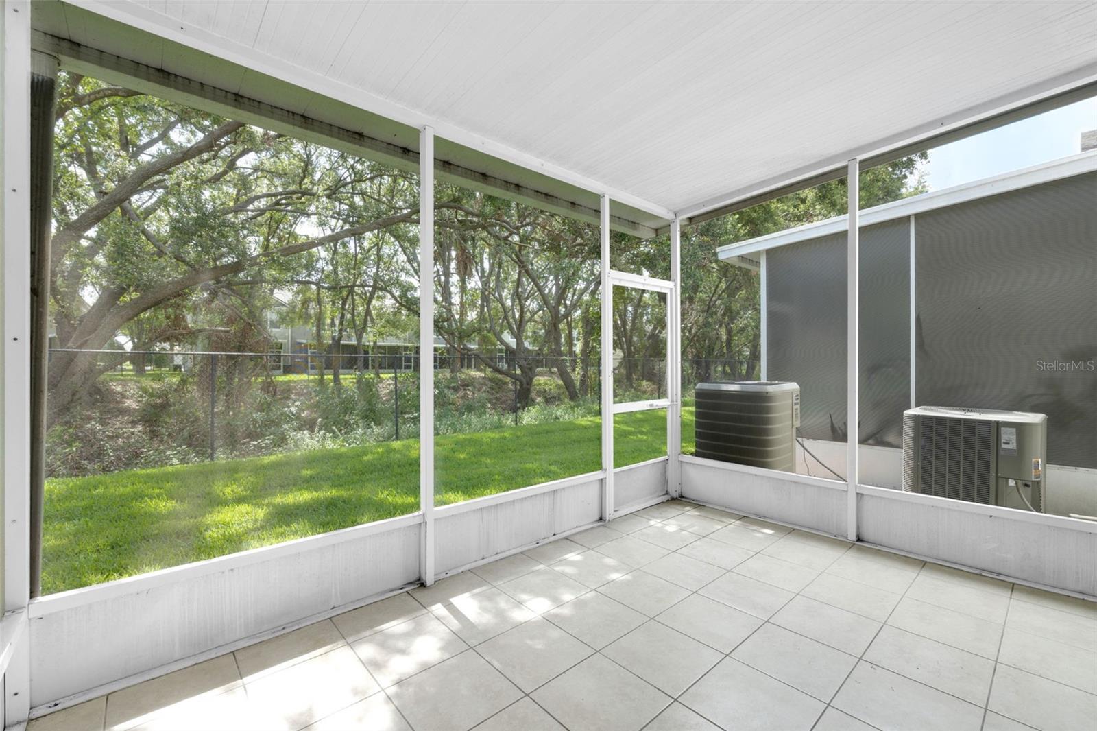 Listing photo id 18 for 4910 Chatham Gate Drive Dr