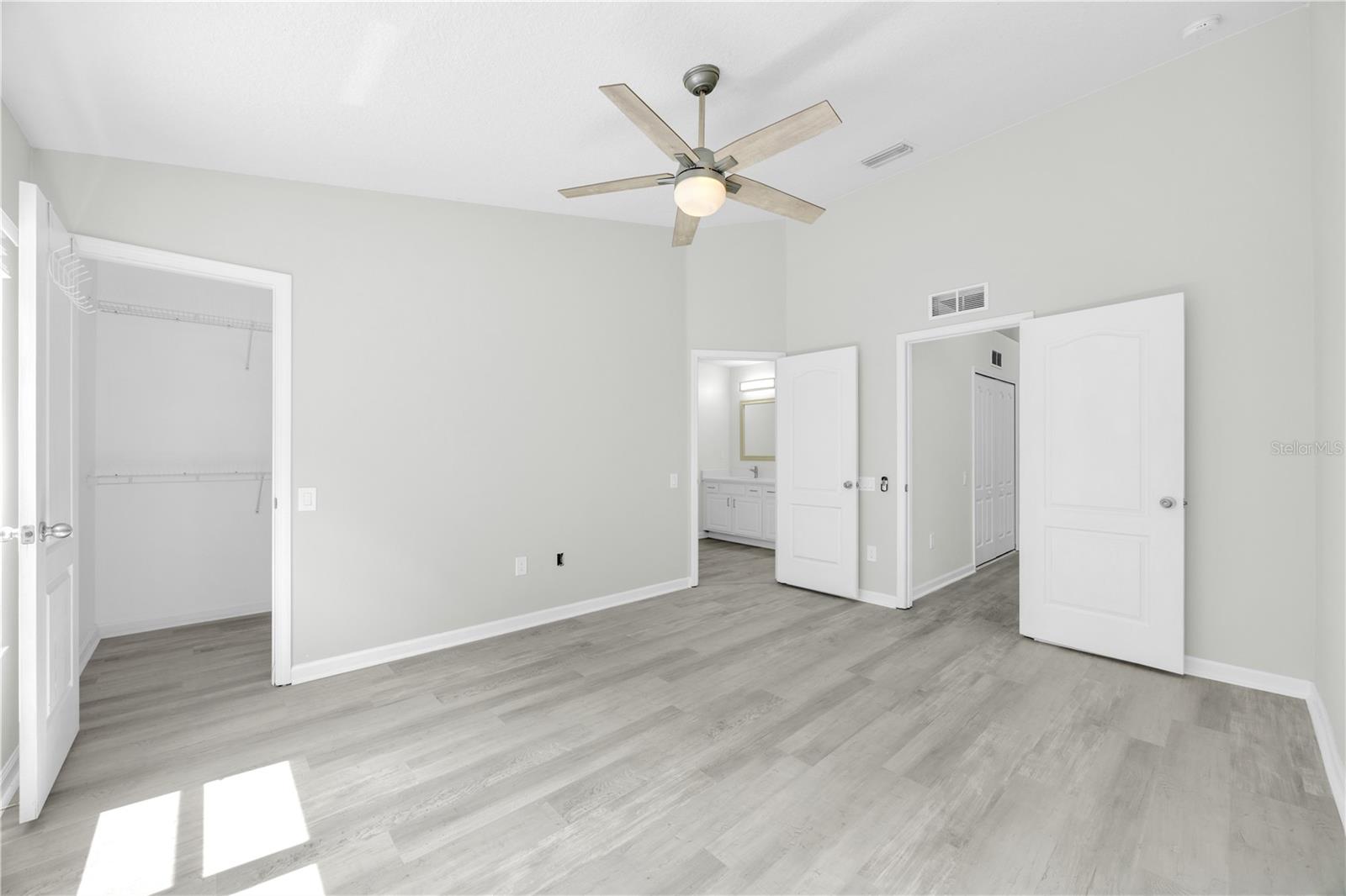 Listing photo id 23 for 4910 Chatham Gate Drive Dr