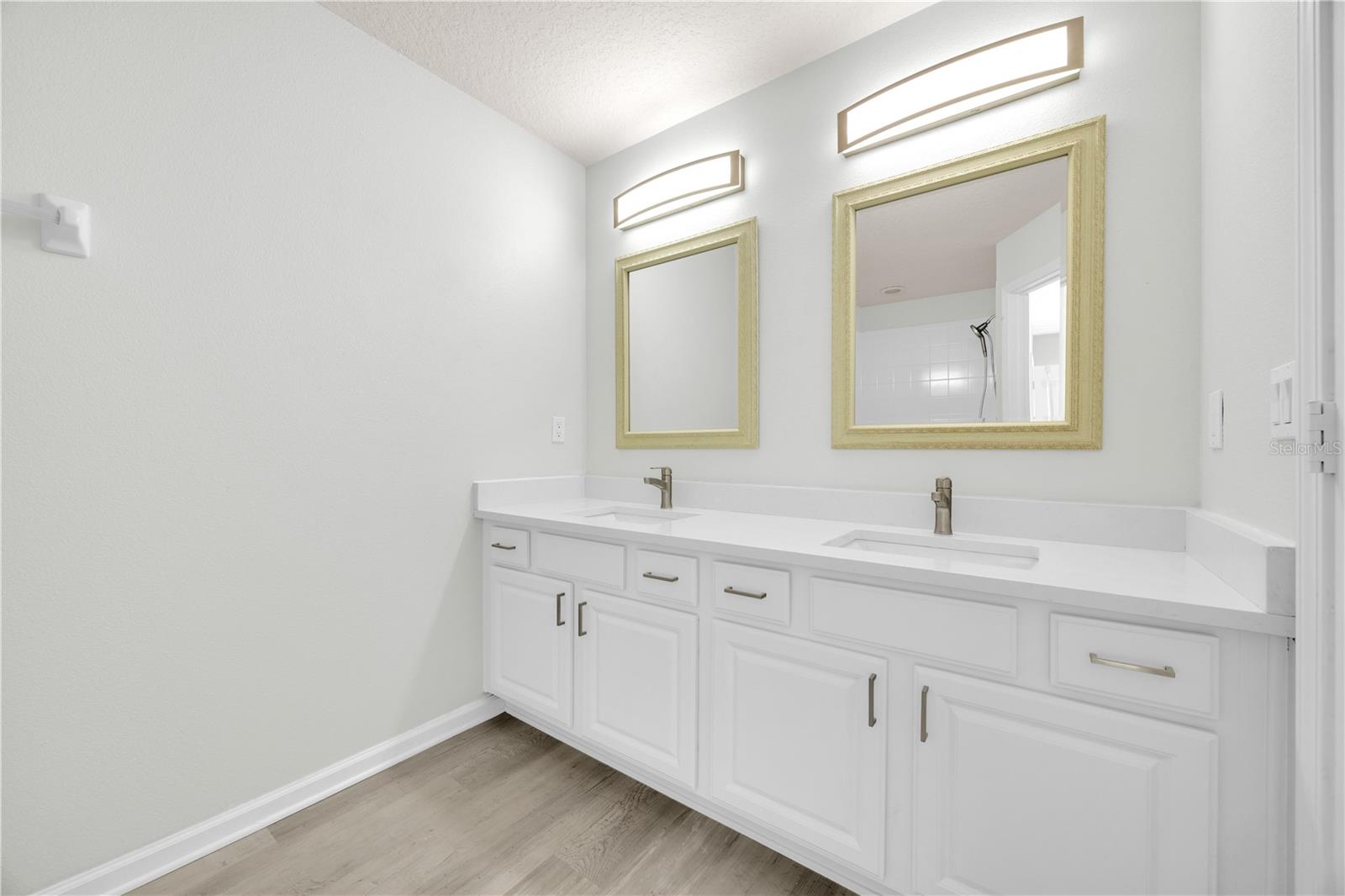 Listing photo id 25 for 4910 Chatham Gate Drive Dr