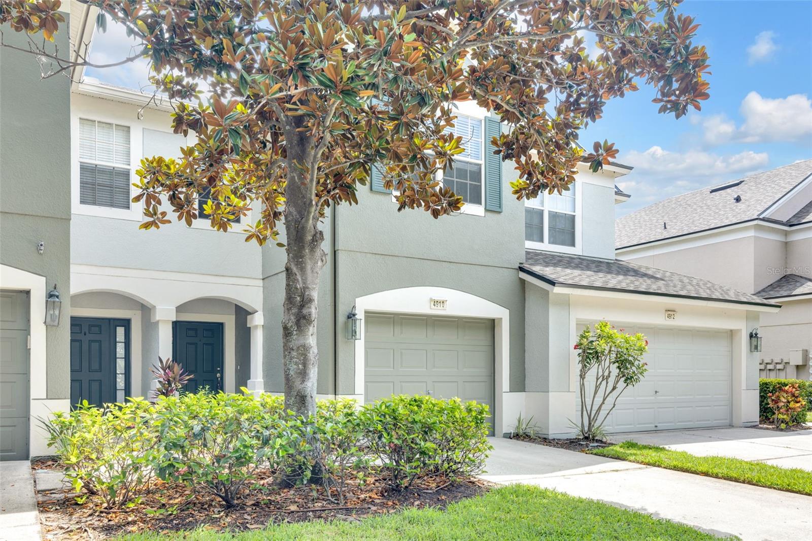 Listing photo id 1 for 4910 Chatham Gate Drive Dr