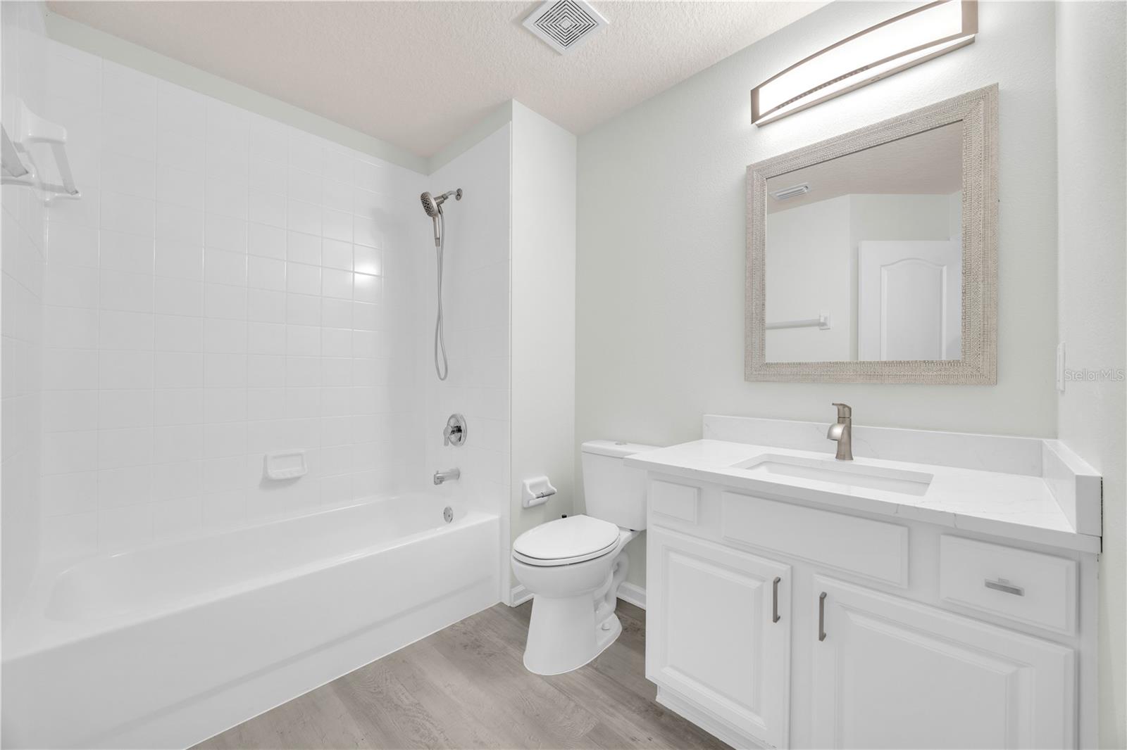 Listing photo id 28 for 4910 Chatham Gate Drive Dr