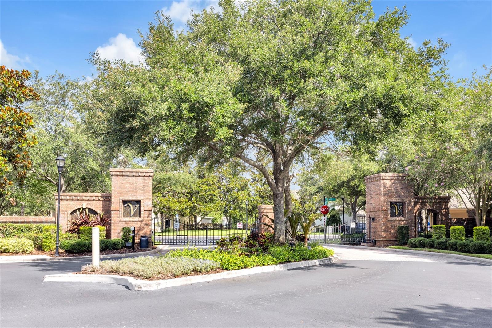 Listing photo id 42 for 4910 Chatham Gate Drive Dr