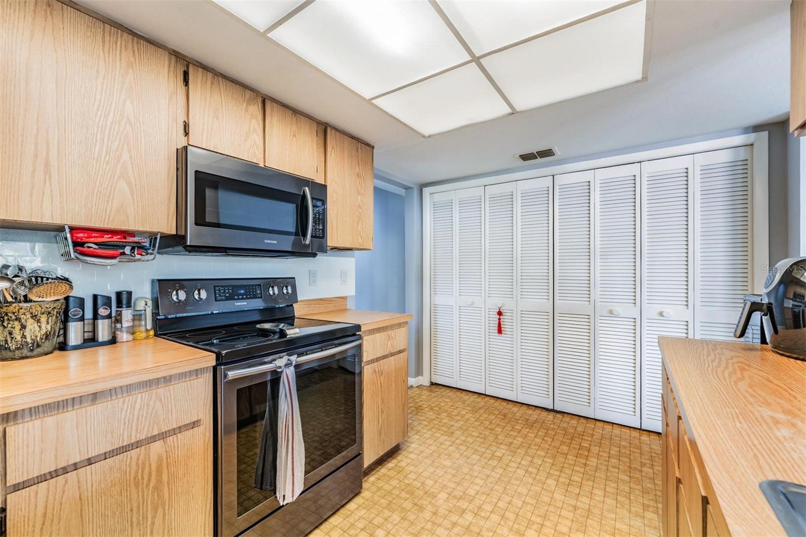 Image 10 of 36 For 5540 Applegate Drive