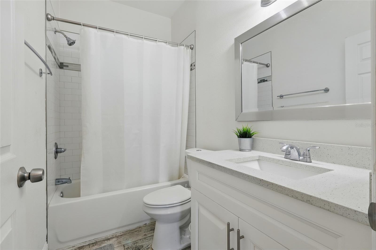 Image 18 of 20 For 3024 W Douglas St