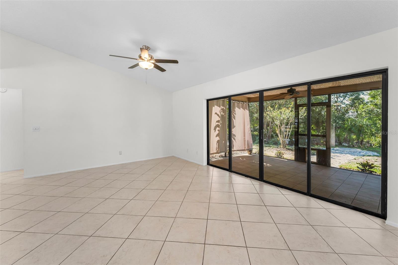 Image 14 of 54 For 3041 Oak View Drive