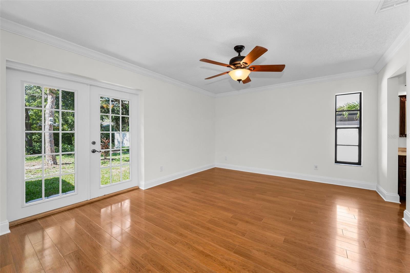 Image 21 of 54 For 3041 Oak View Drive