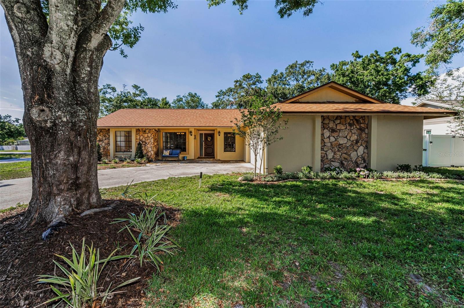 Image 4 of 54 For 3041 Oak View Drive