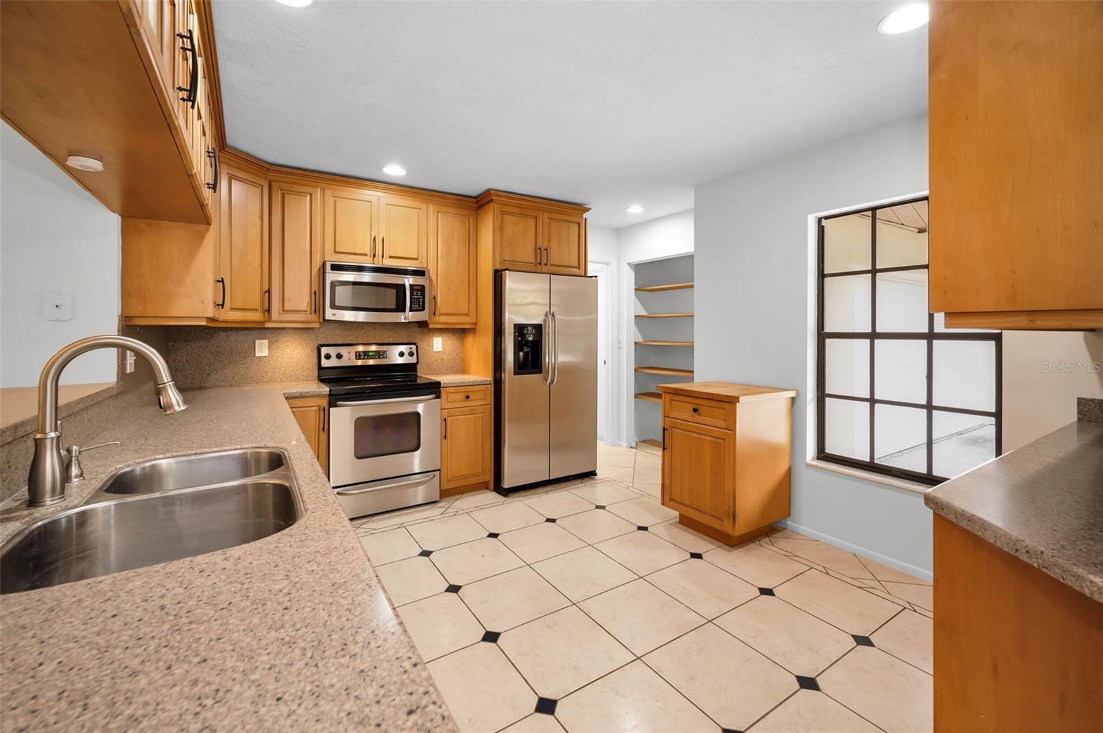 Image 9 of 54 For 3041 Oak View Drive