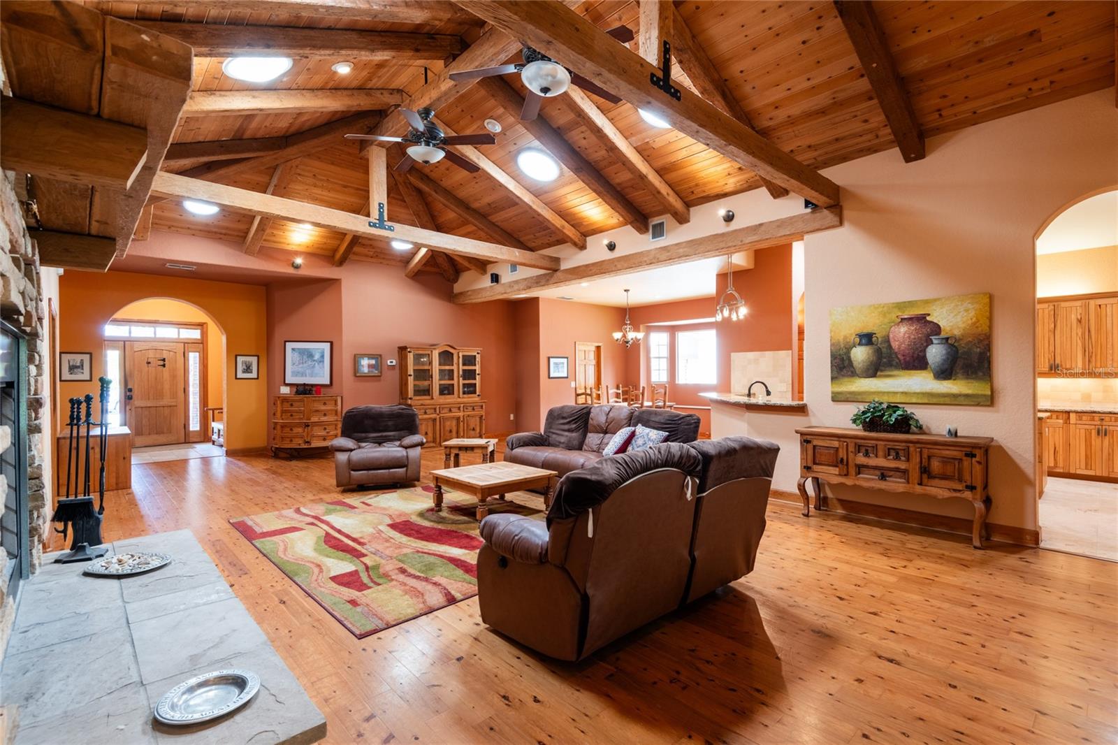 Listing photo id 12 for 6928 Cozumel Court