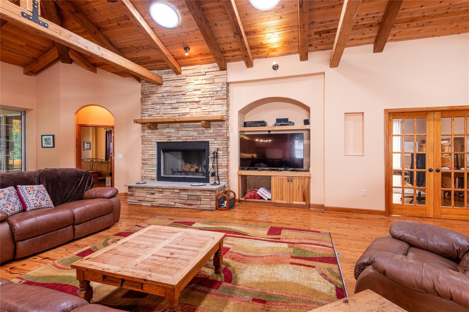 Listing photo id 15 for 6928 Cozumel Court