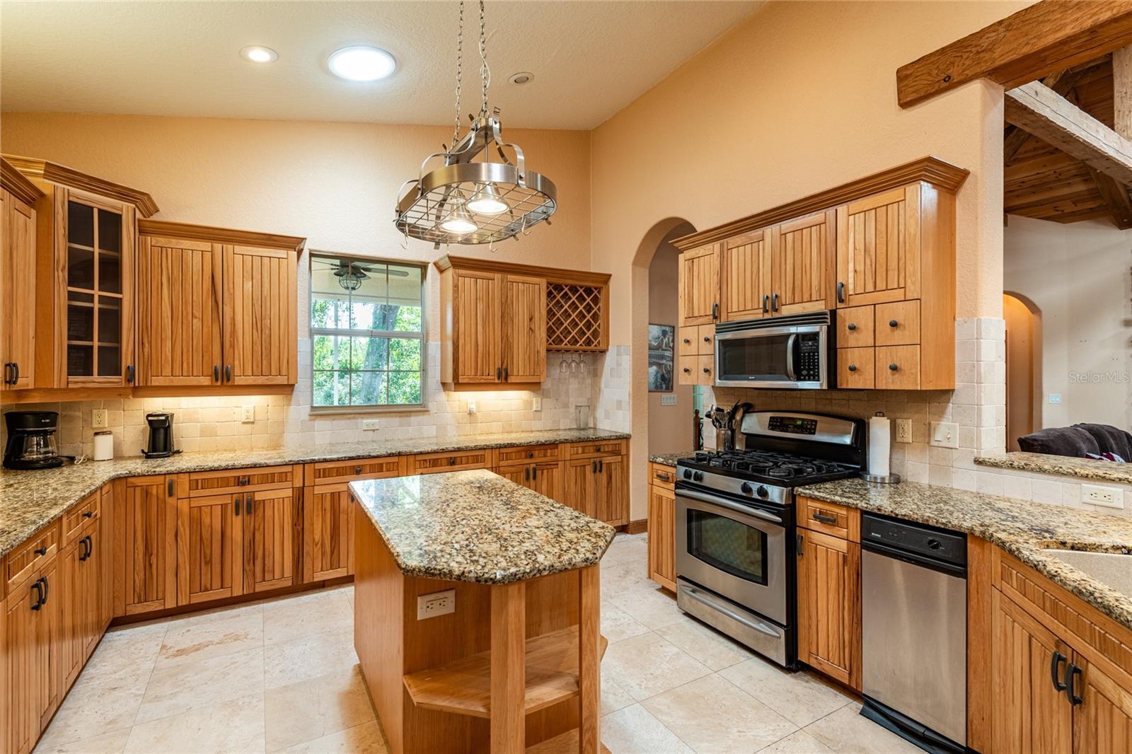 Listing photo id 17 for 6928 Cozumel Court