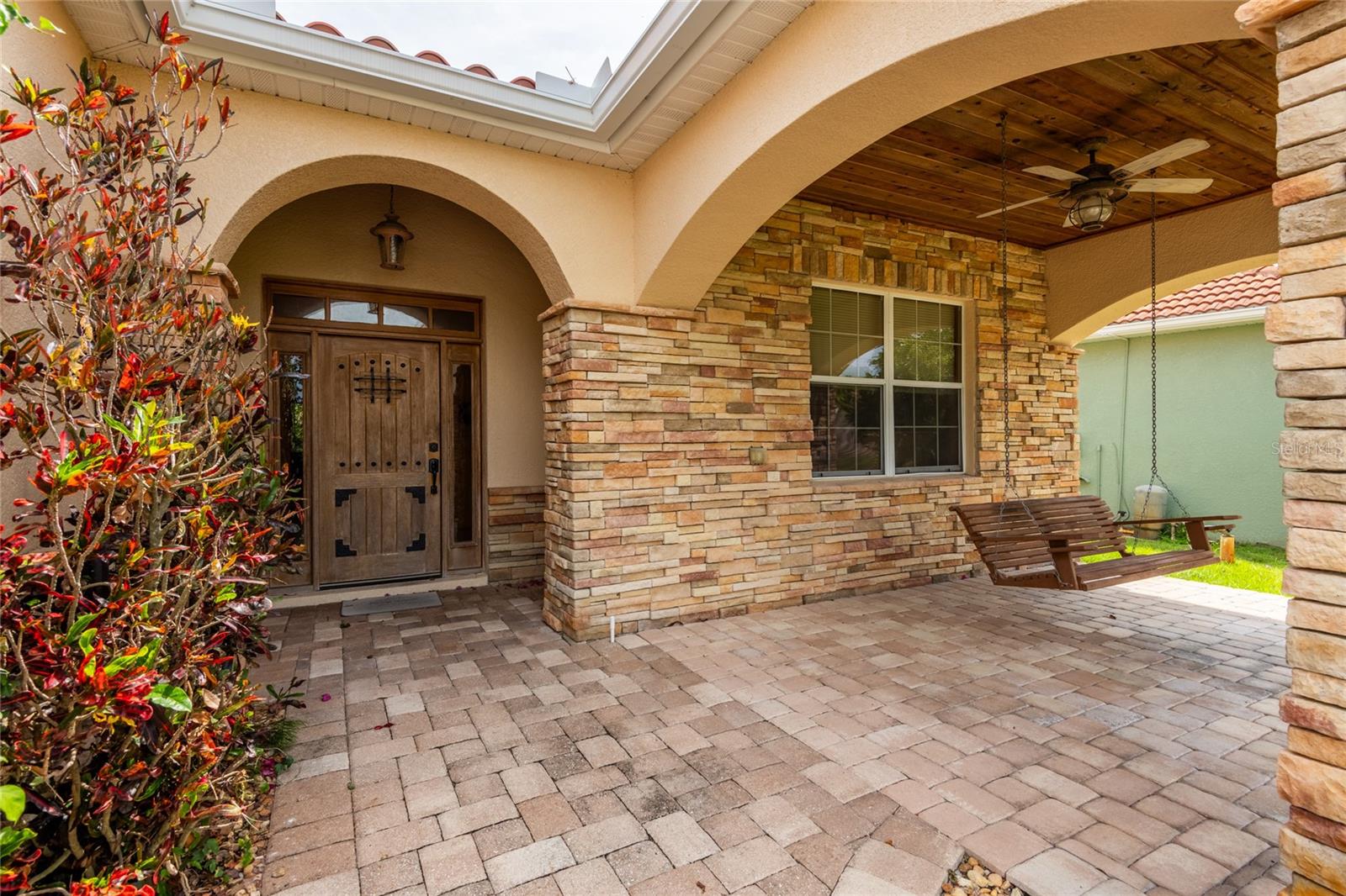 Listing photo id 0 for 6928 Cozumel Court