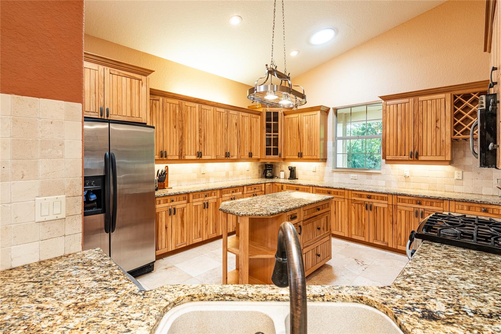 Listing photo id 18 for 6928 Cozumel Court