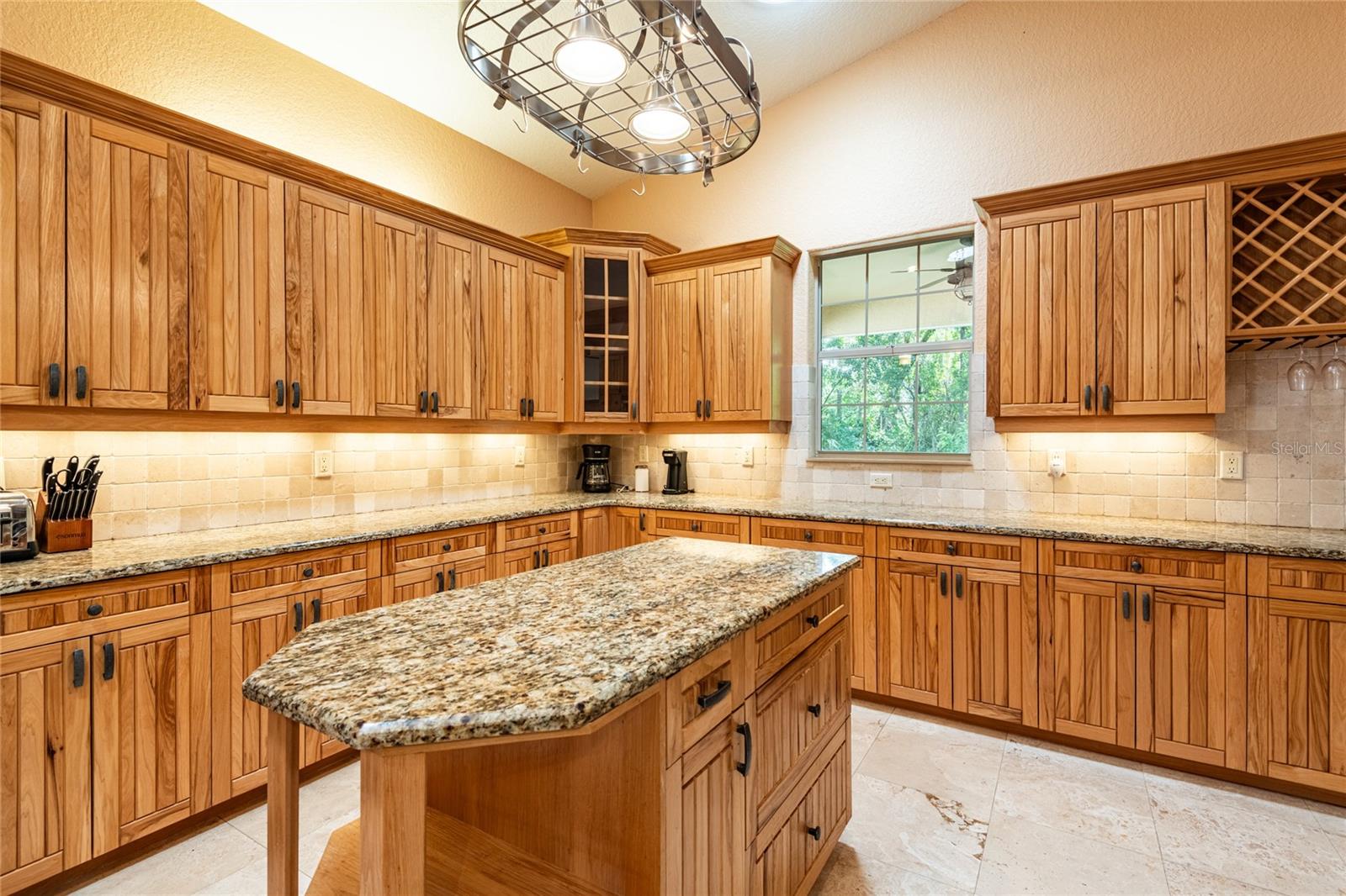 Listing photo id 19 for 6928 Cozumel Court